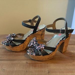 Platform 5” Chunky Heel Sandals Floral - BONGO